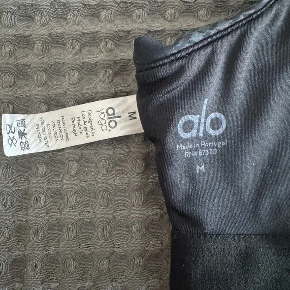 alo yoga gray plaid low impact sports bra (medium) - Picture 5 of 5